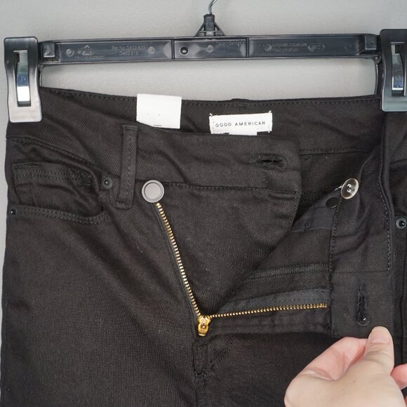 New Good American Good Classic Crossover Skinnyish Fit Jeans in Black Size 00/24 - Picture 14 of 16